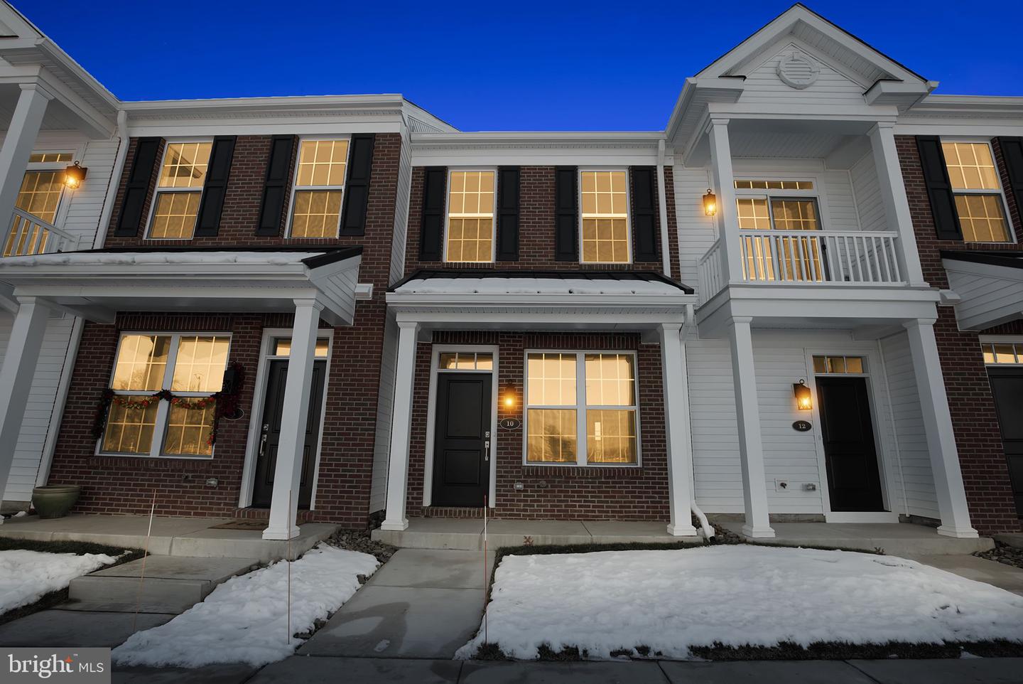 38 IVY LN #77