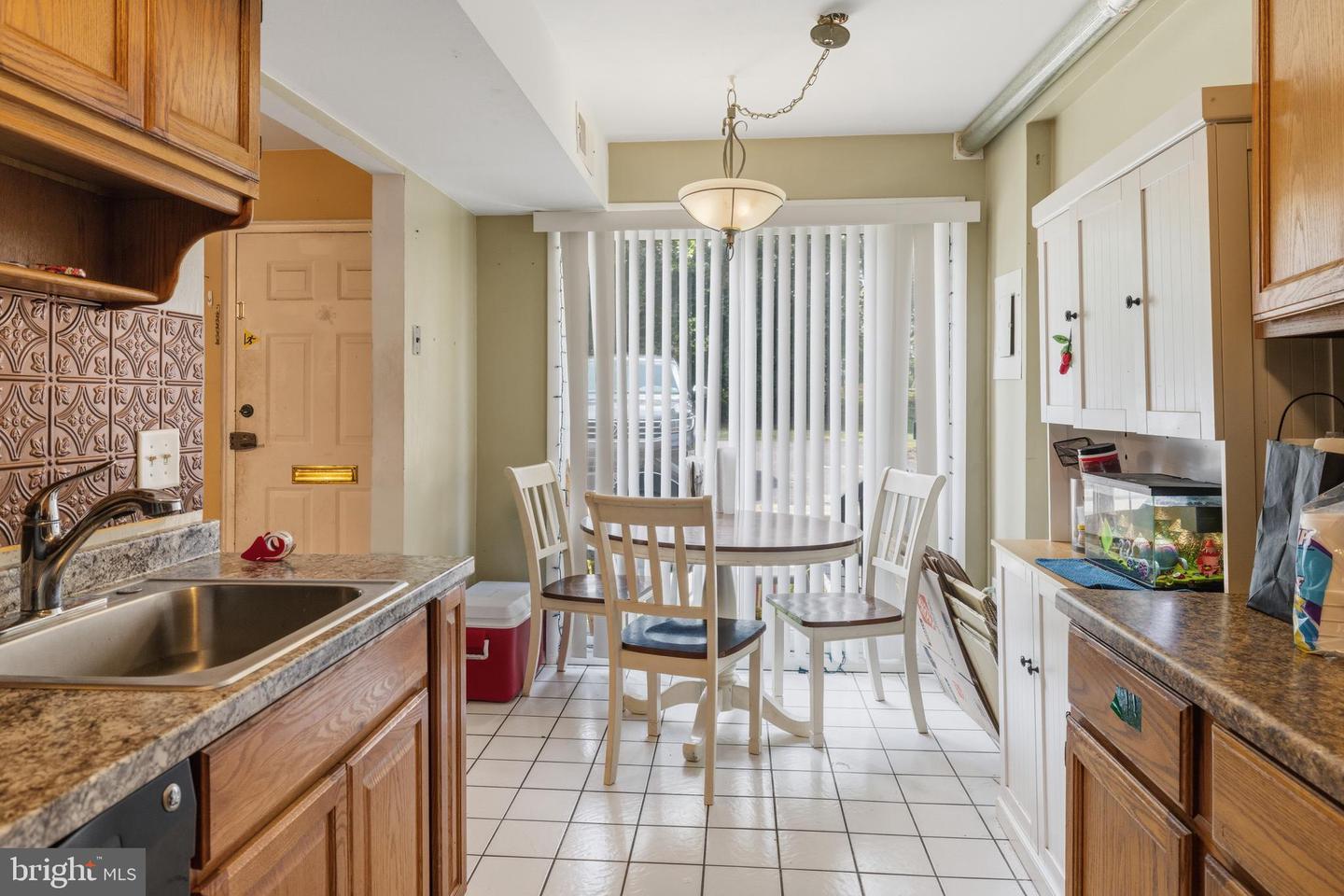 205 Saratoga Ct Property Photo 5