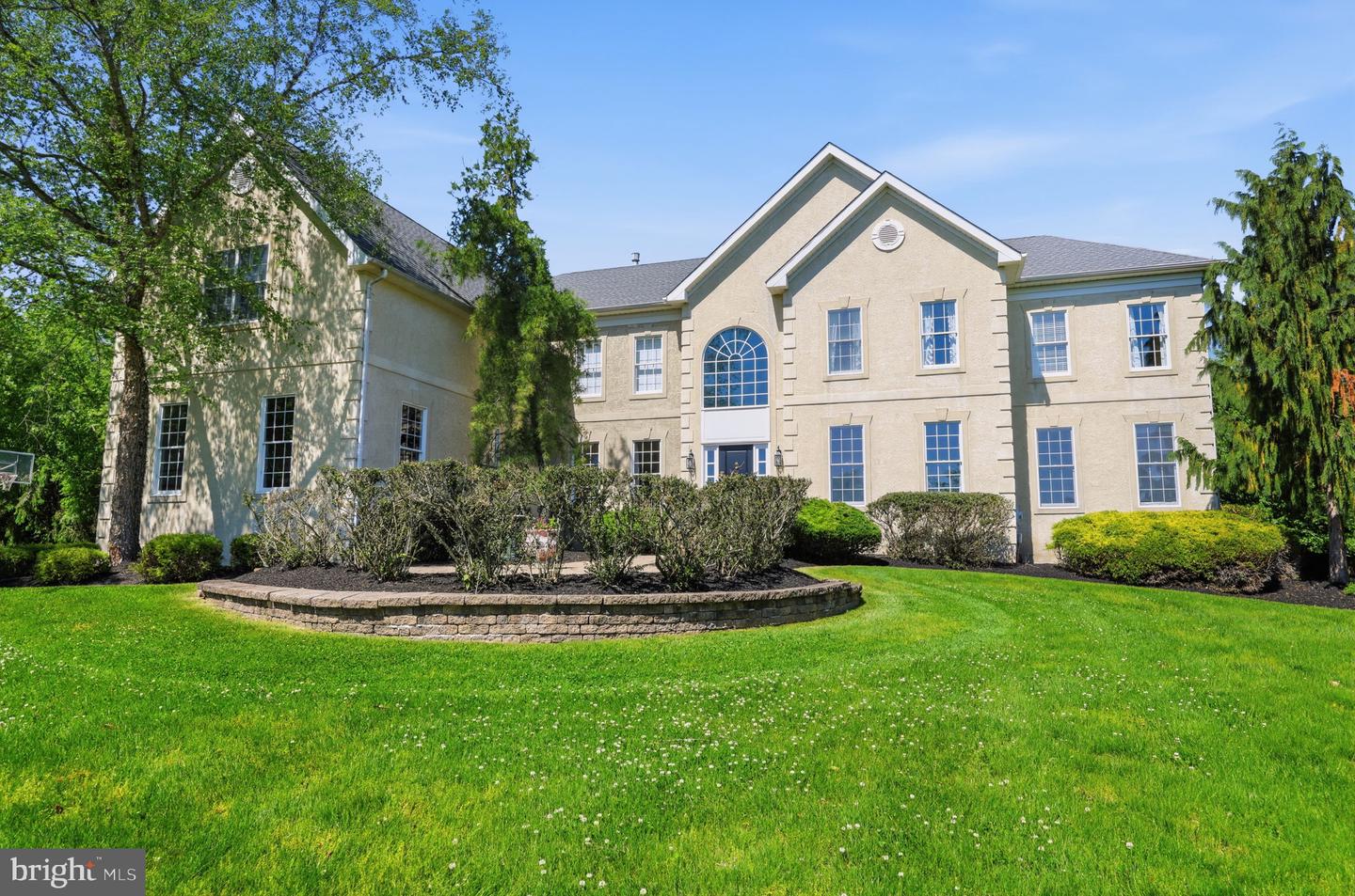 2 Rossiter Cir Property Photo 1