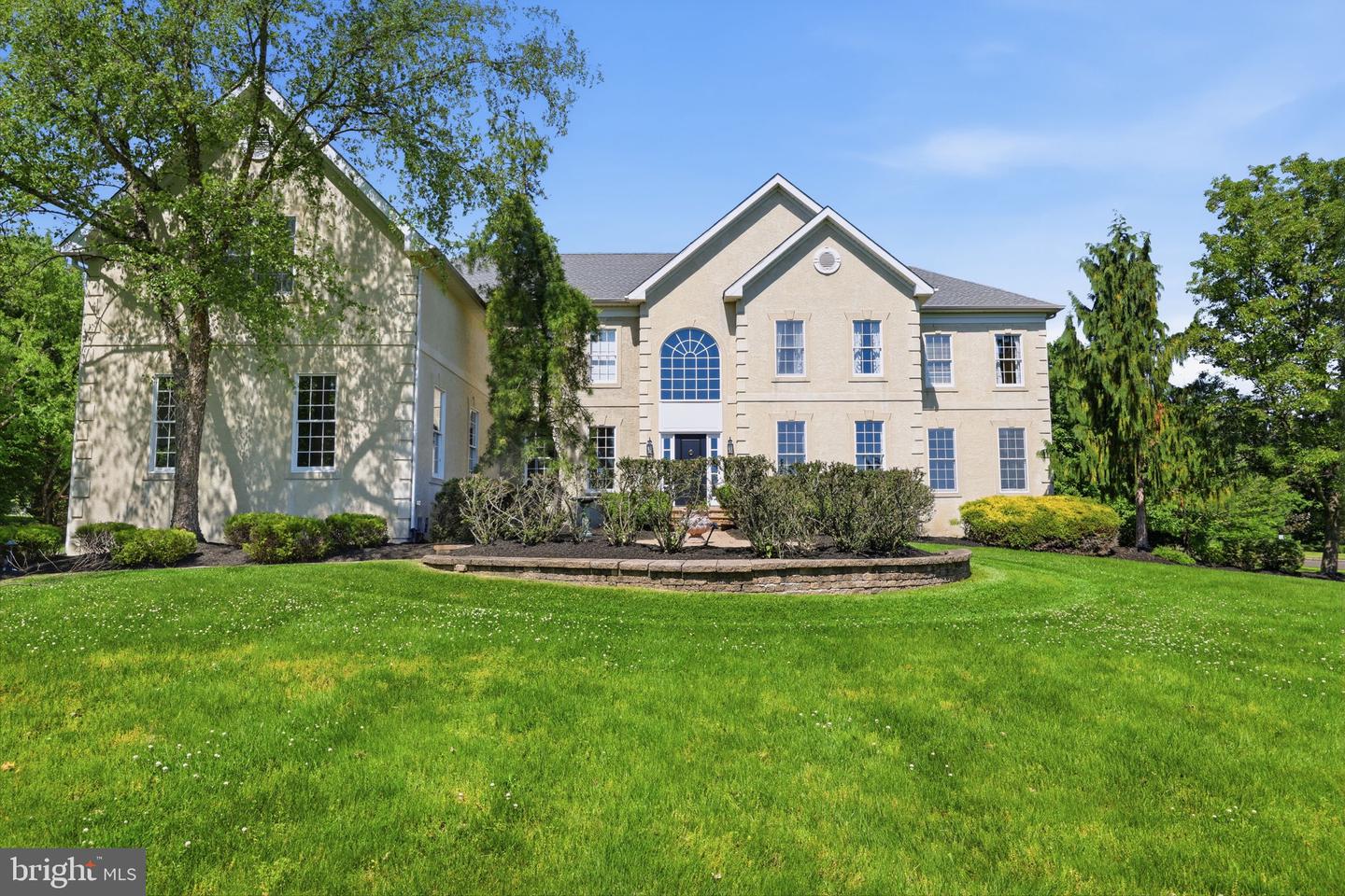 2 Rossiter Cir Property Photo 3