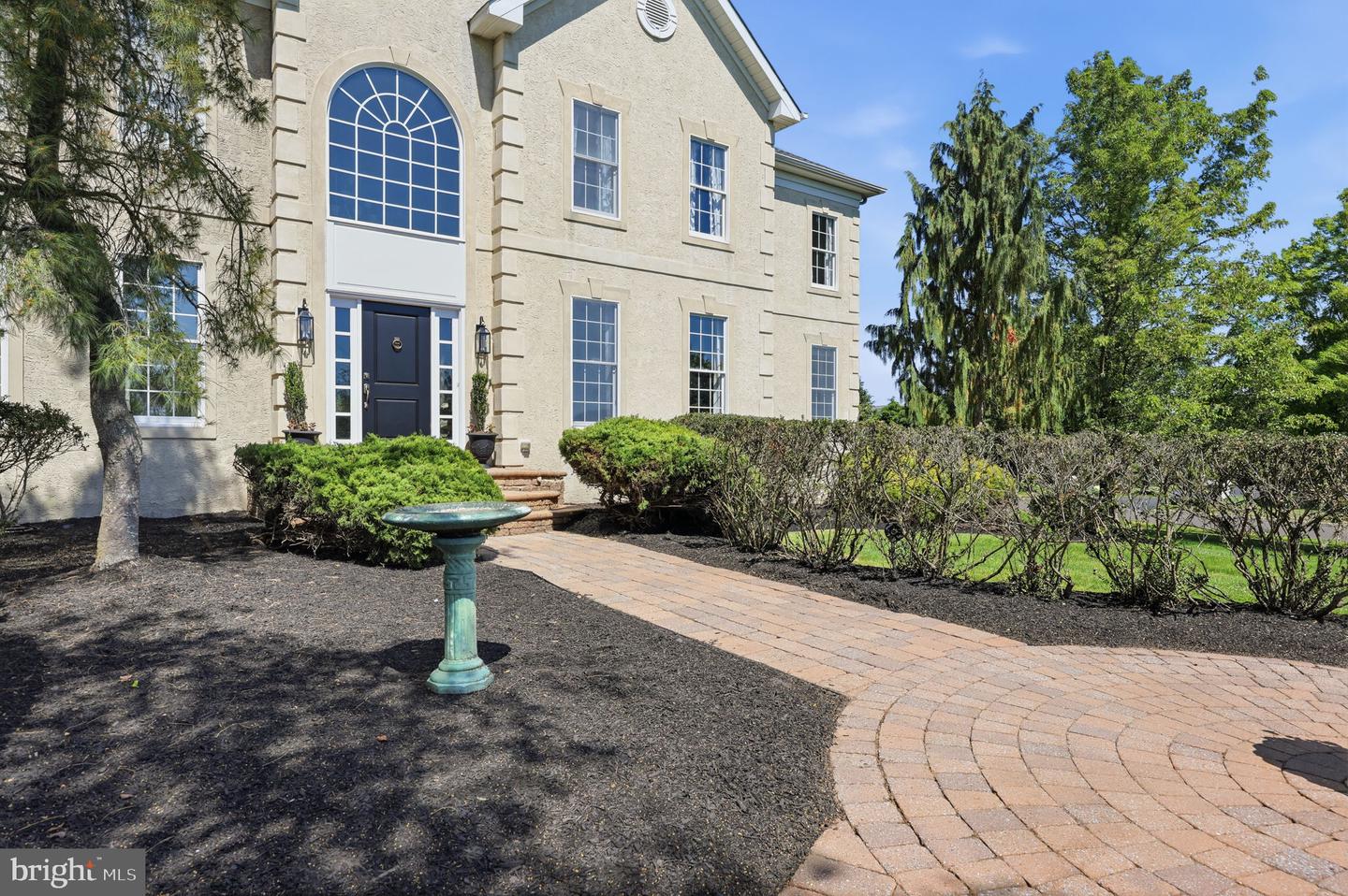 2 Rossiter Cir Property Photo 4