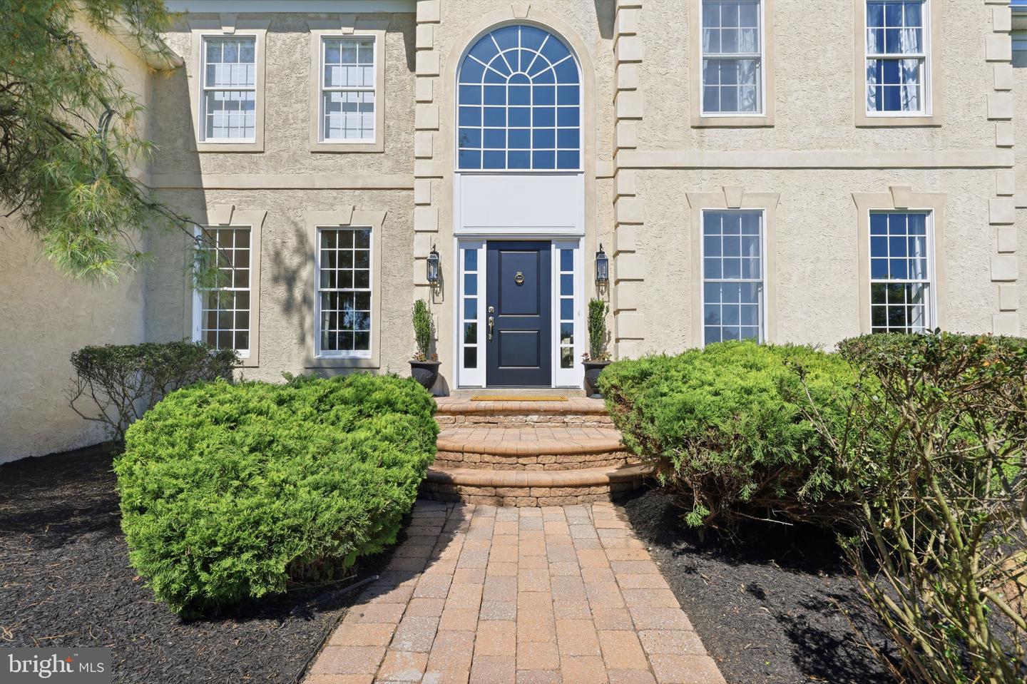 2 Rossiter Cir Property Photo 5