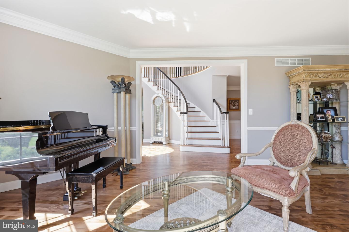 2 Rossiter Cir Property Photo 8
