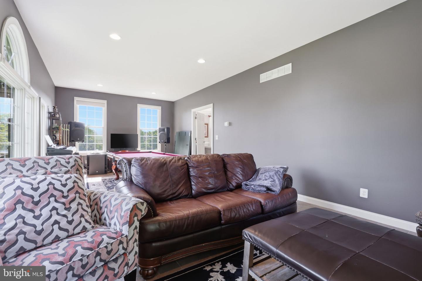 2 Rossiter Cir Property Photo 14