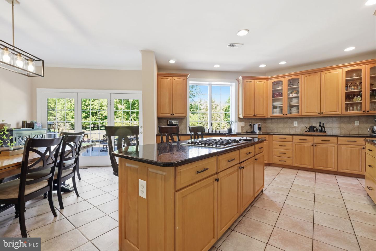 2 Rossiter Cir Property Photo 25