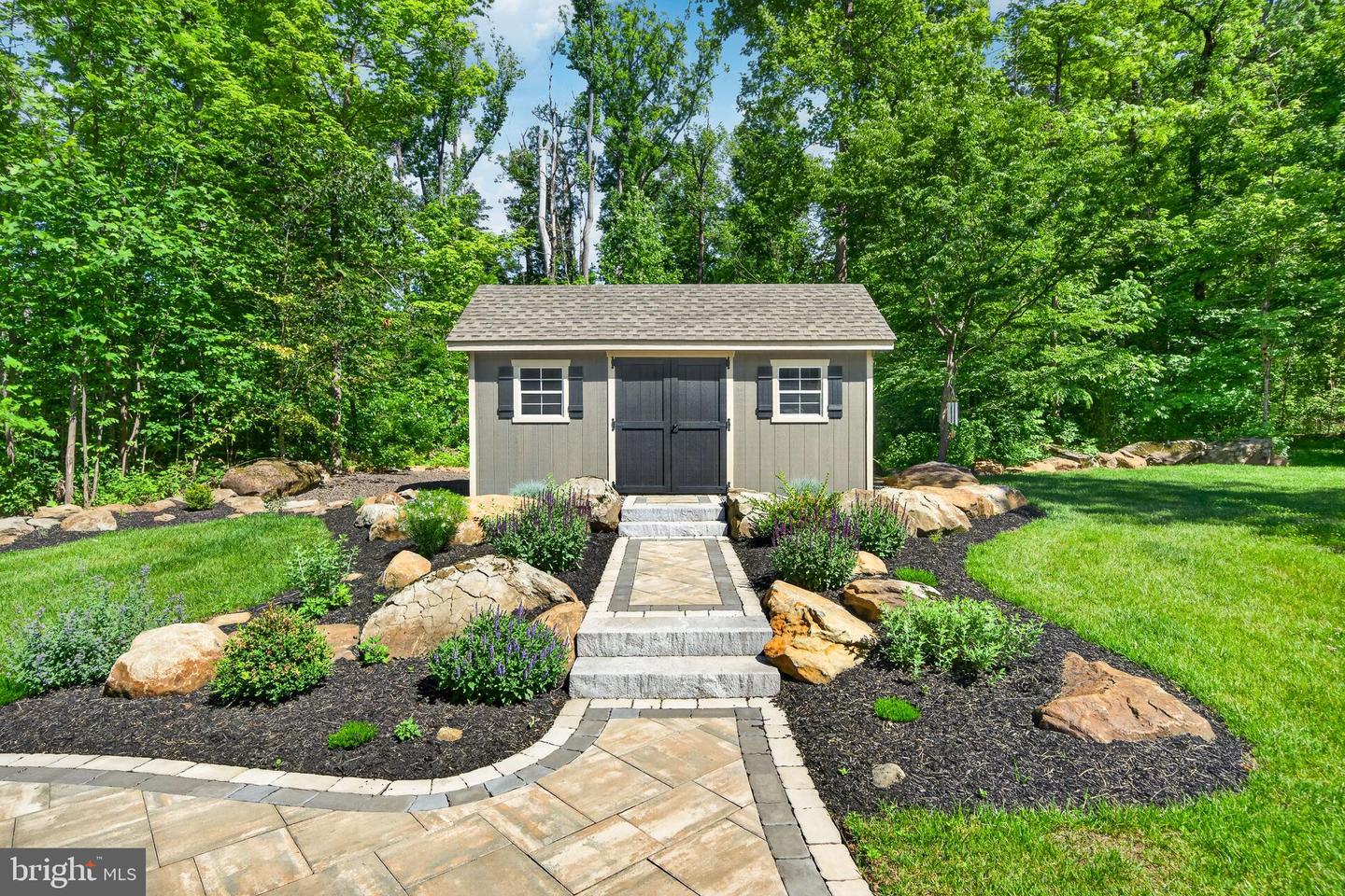 675 Rock Hill Rd Property Photo 6