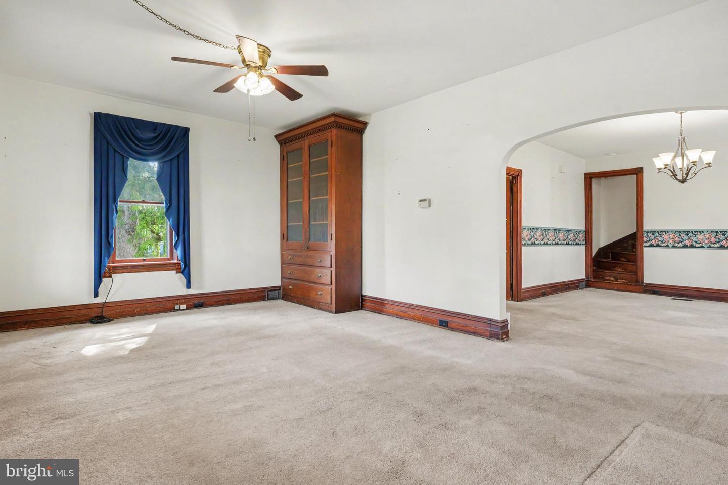 128 S Main St Property Photo 8