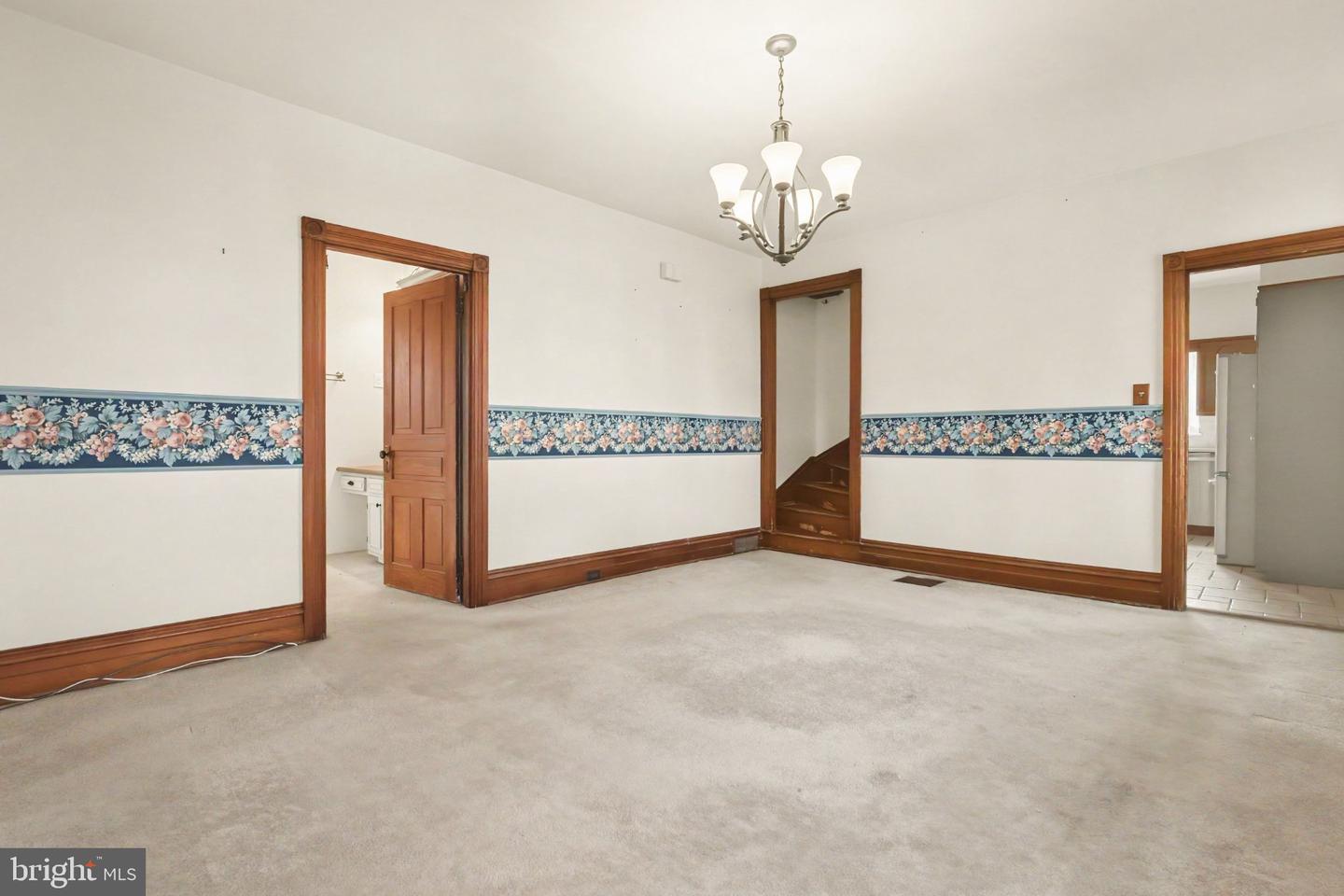 128 S Main St Property Photo 14