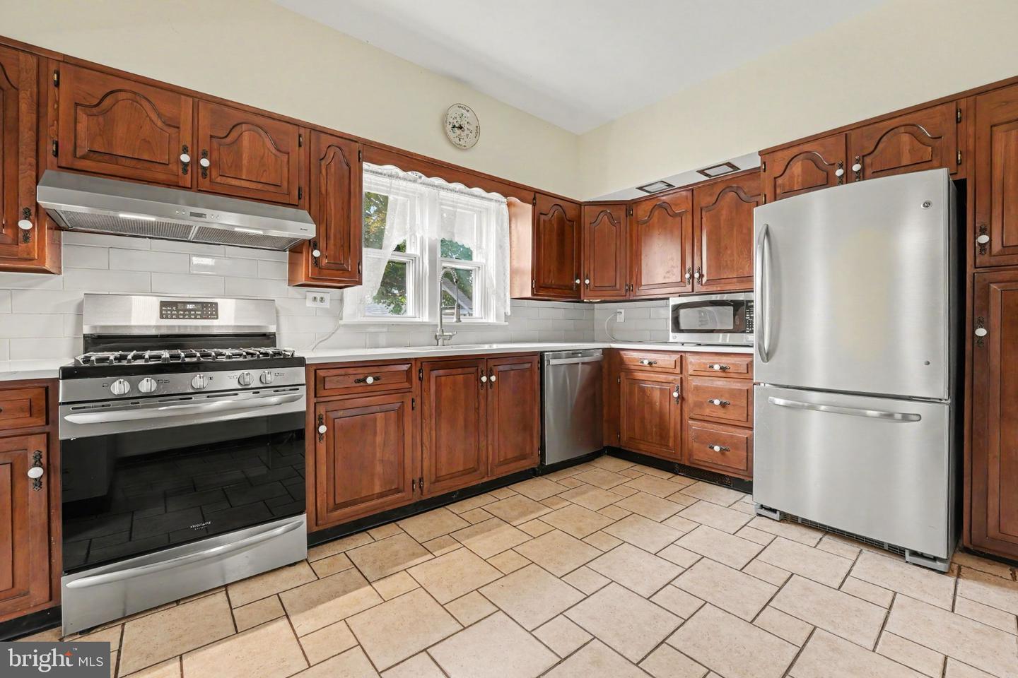 128 S Main St Property Photo 19