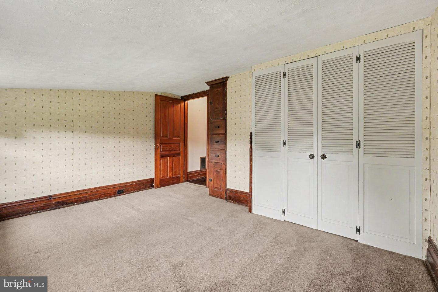128 S Main St Property Photo 31