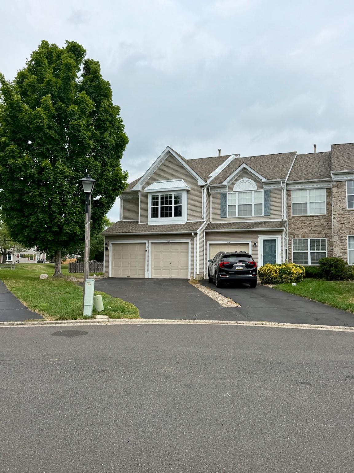 113 Broadleaf Pl Property Photo 2