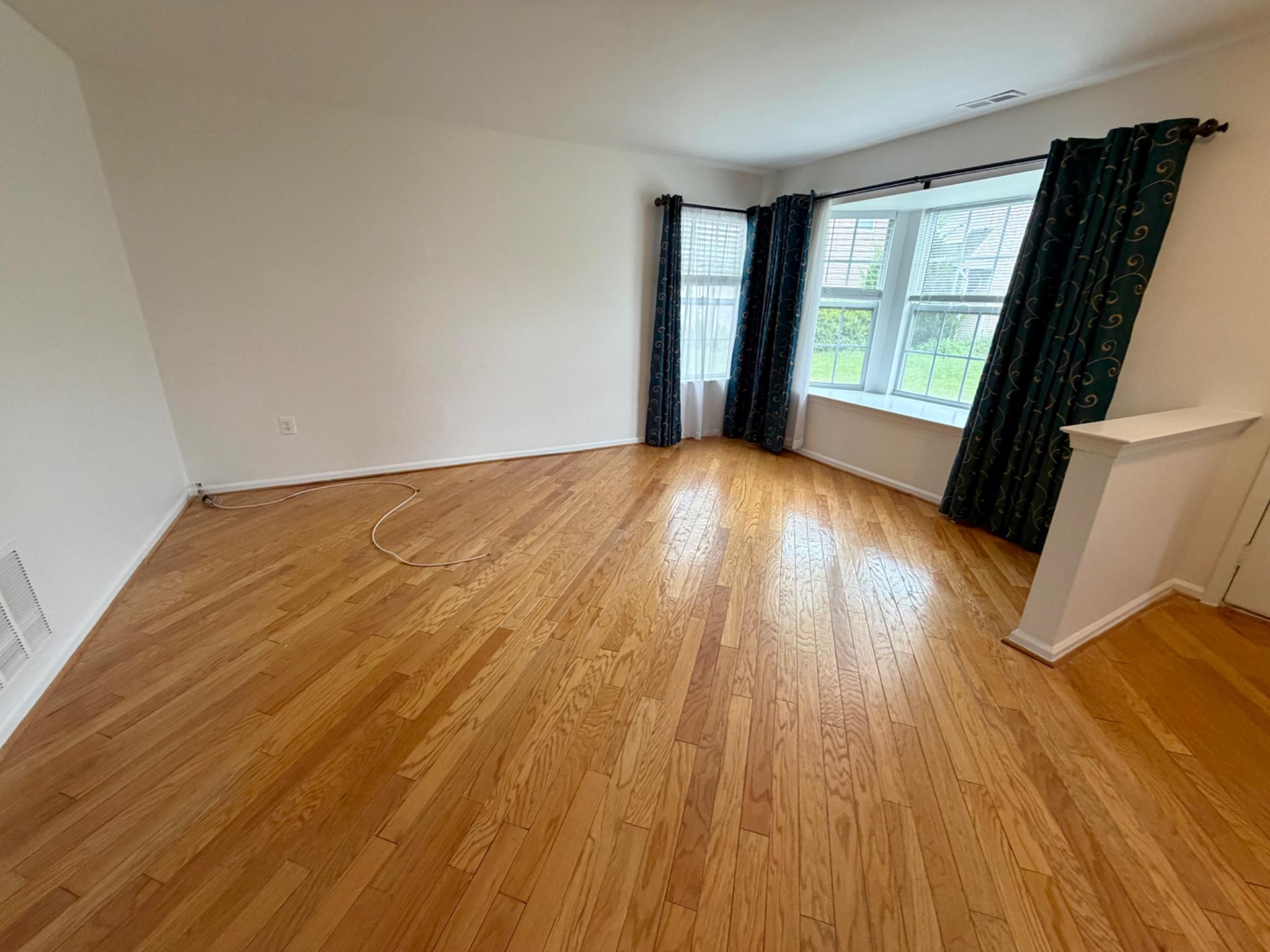 113 Broadleaf Pl Property Photo 3