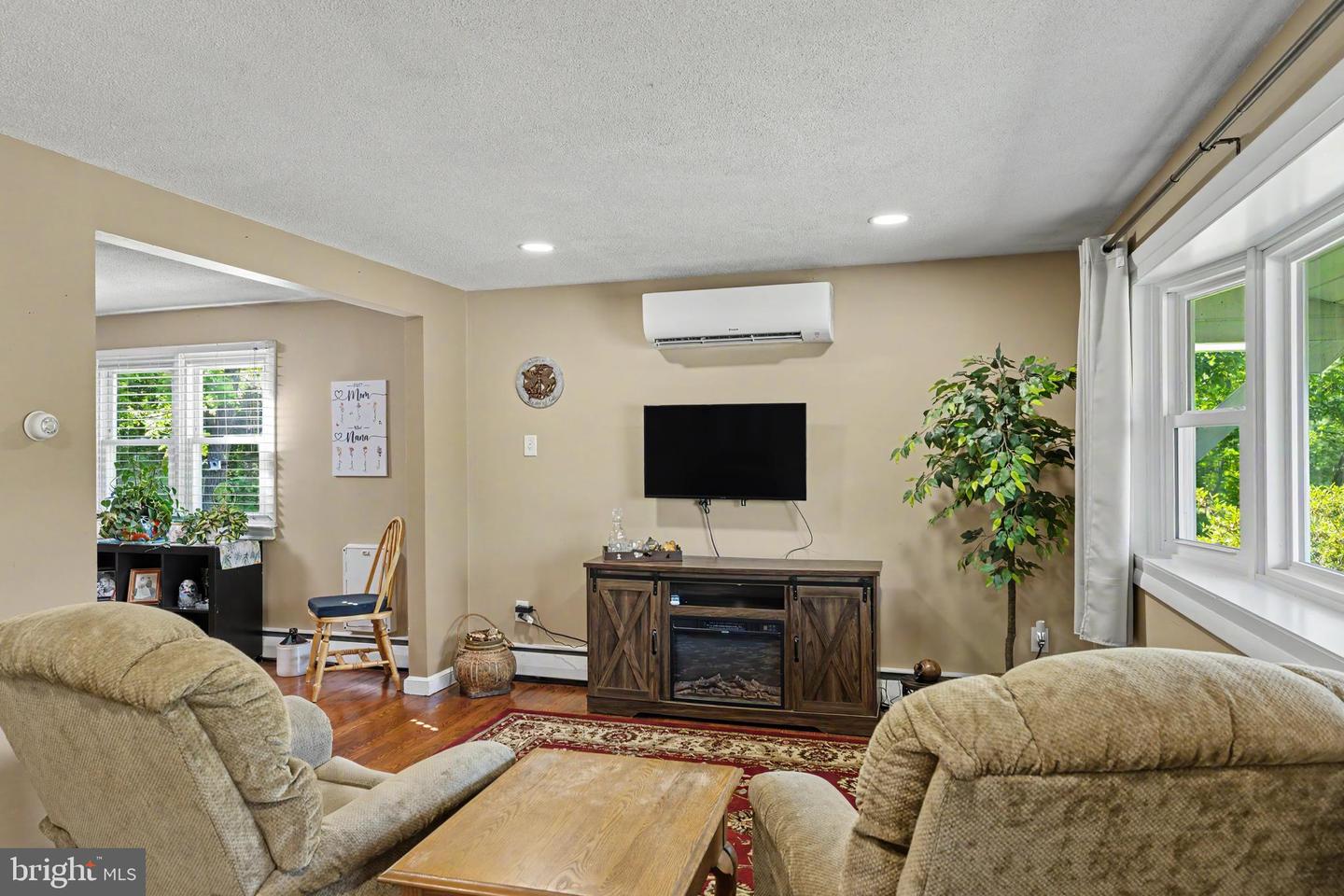 95 Duane Rd Property Photo 5