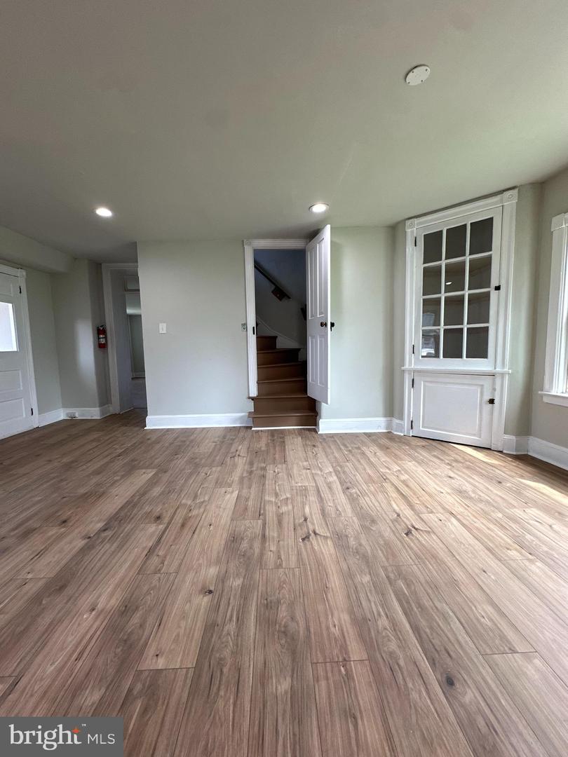 104 S Limekiln Pike Property Photo 4