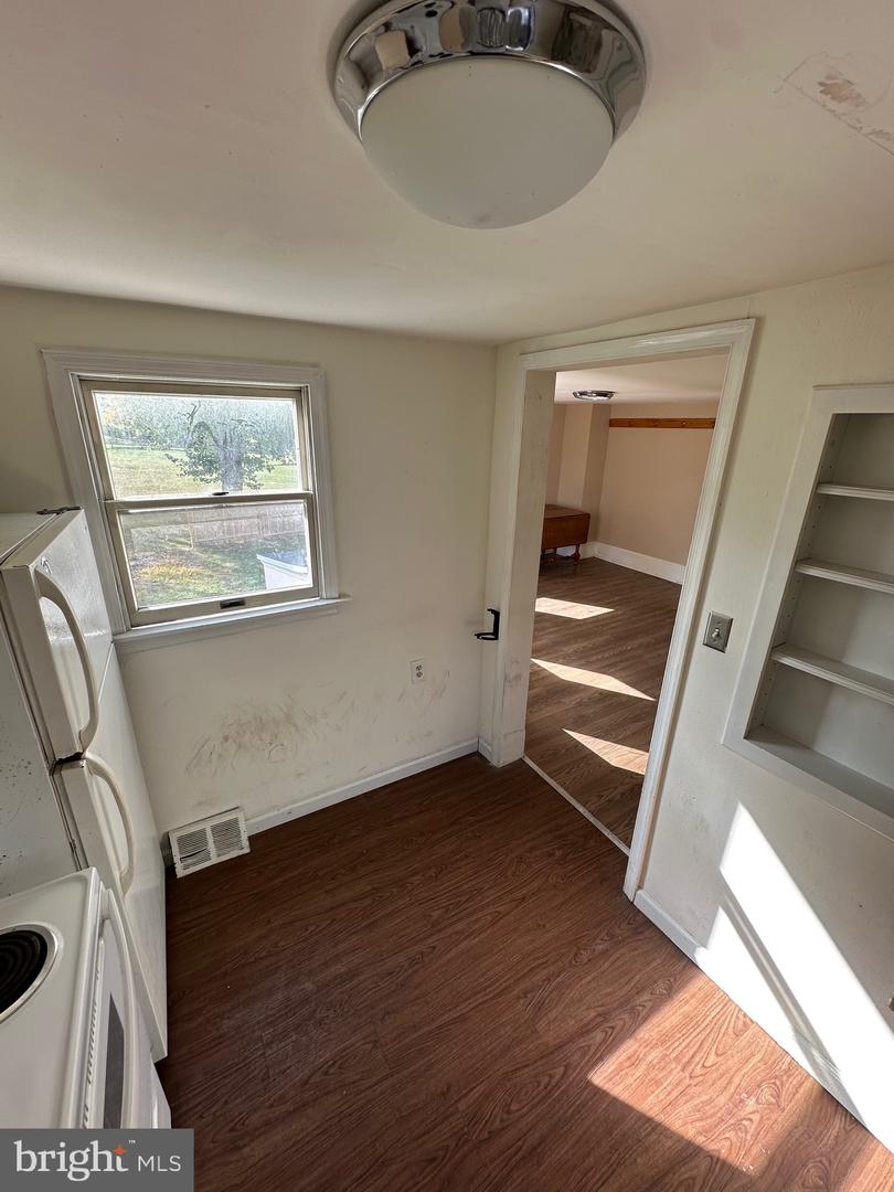 104 S Limekiln Pike Property Photo 15