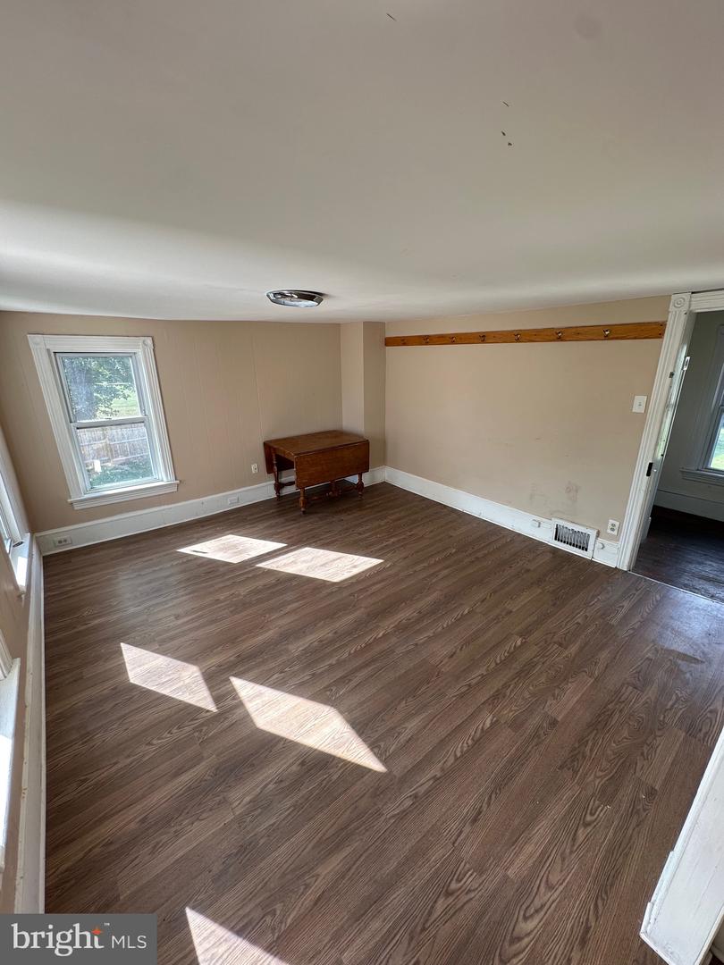 104 S Limekiln Pike Property Photo 16