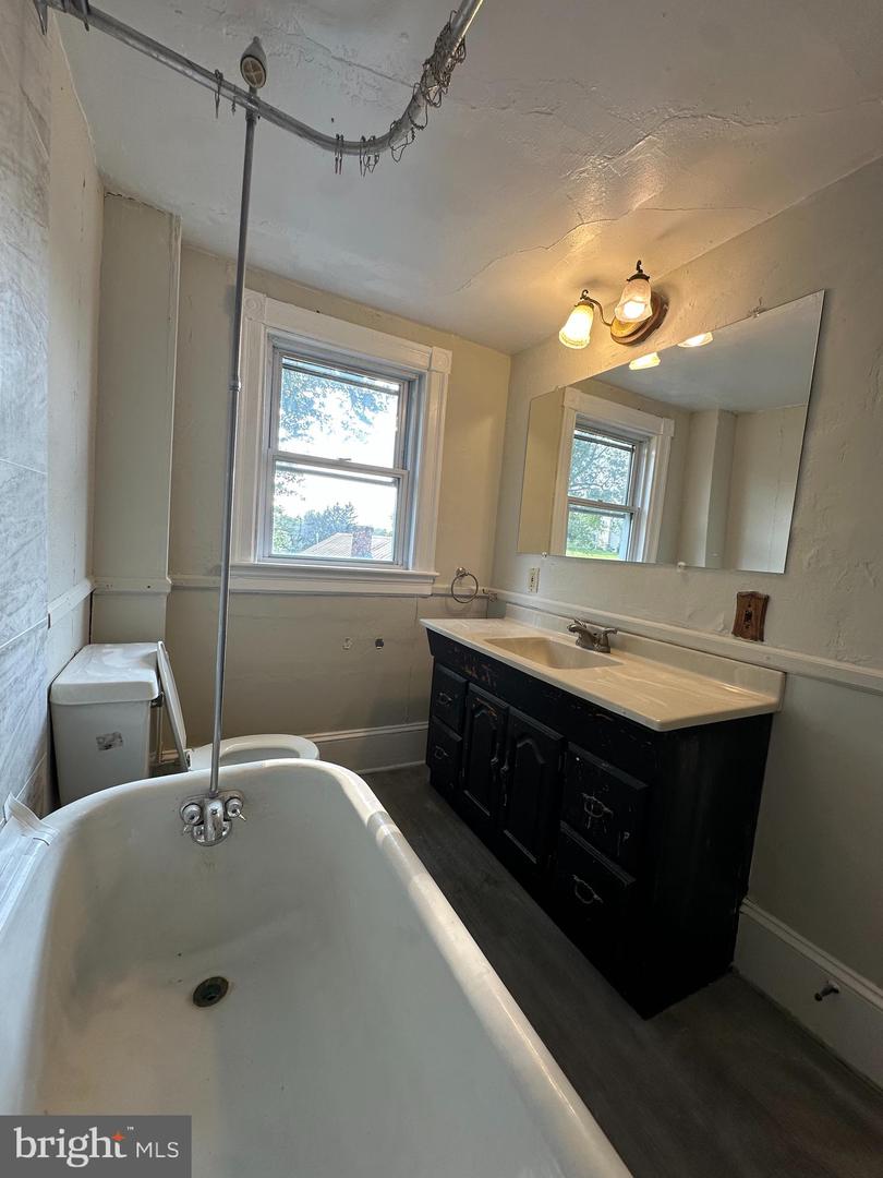 104 S Limekiln Pike Property Photo 17