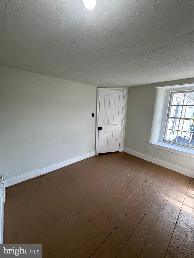 104 S Limekiln Pike Property Photo 22