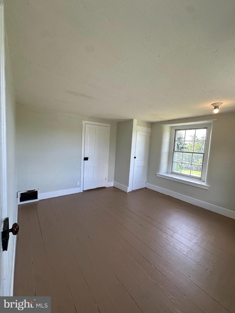 104 S Limekiln Pike Property Photo 25
