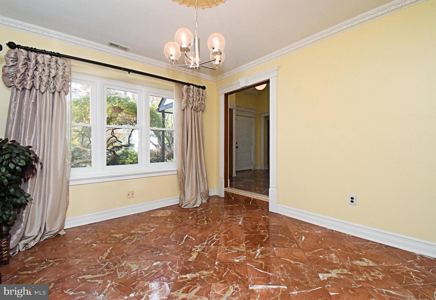 1601 Clark Dr Property Photo 10