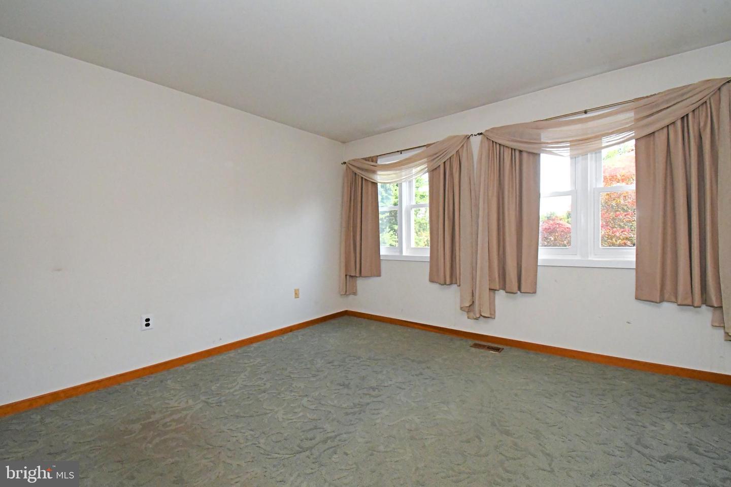 1601 Clark Dr Property Photo 37