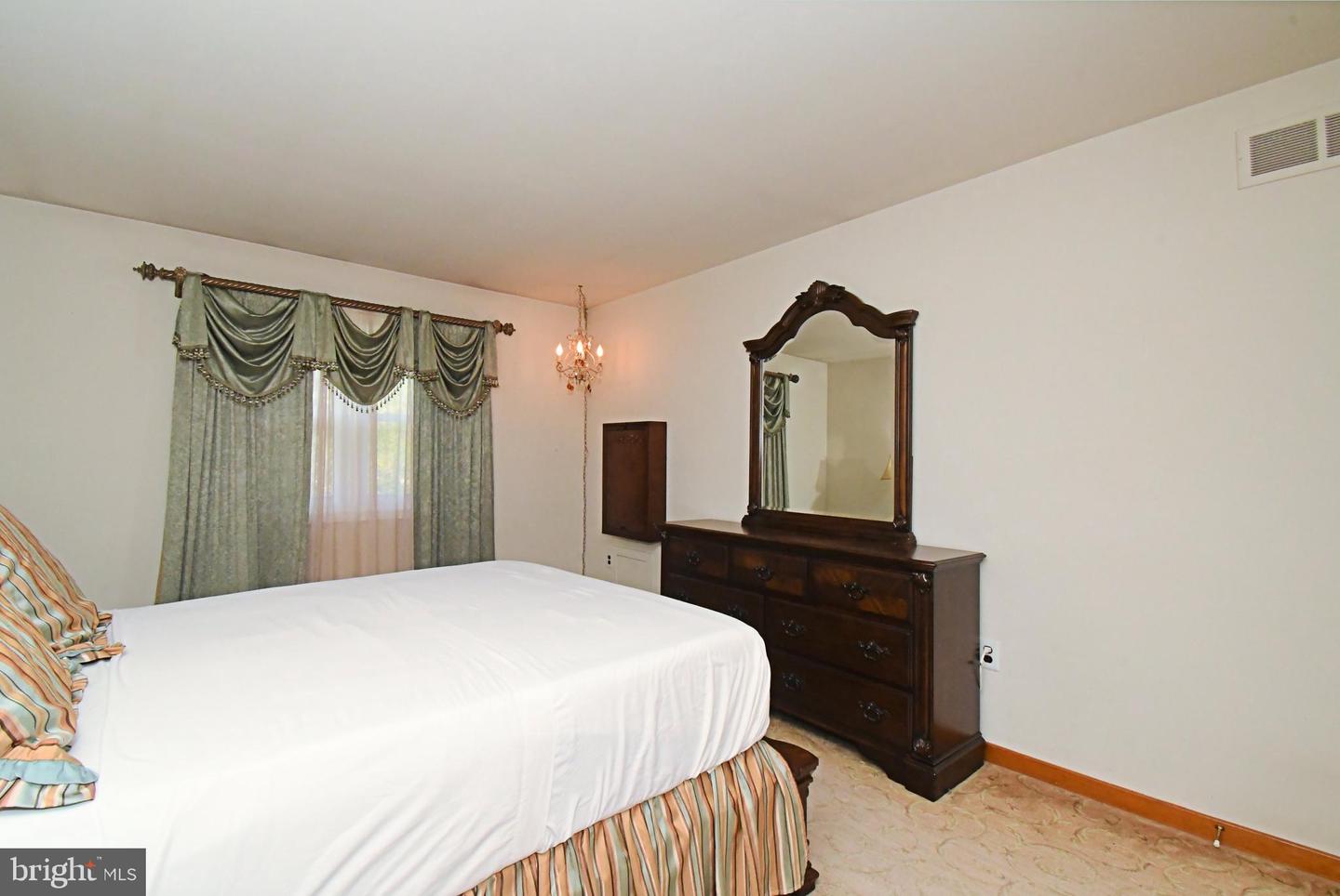 1601 Clark Dr Property Photo 42