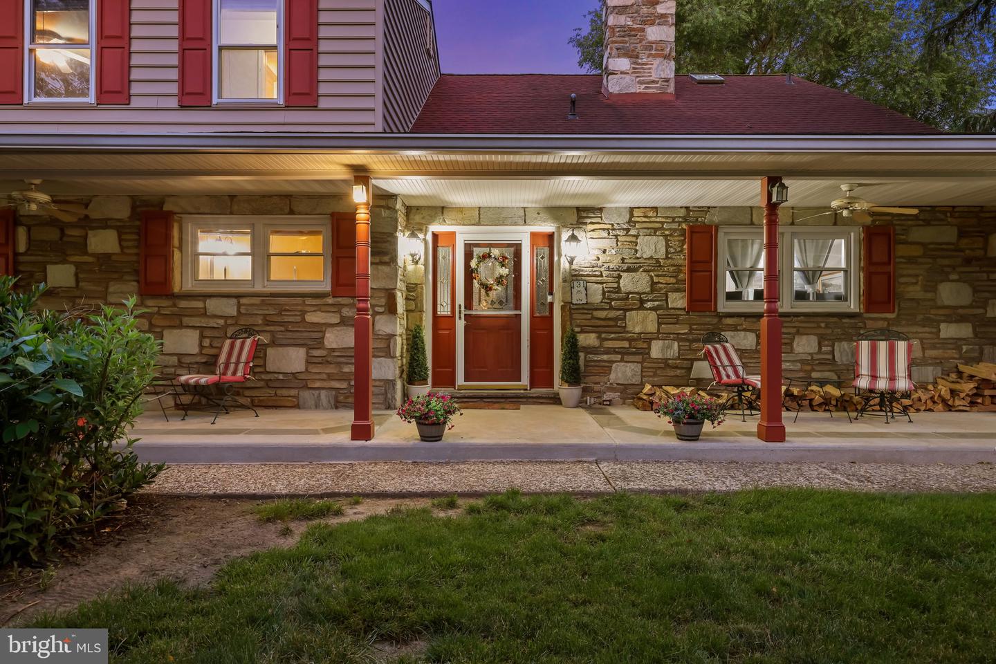 131 Fern Rd Property Photo 3