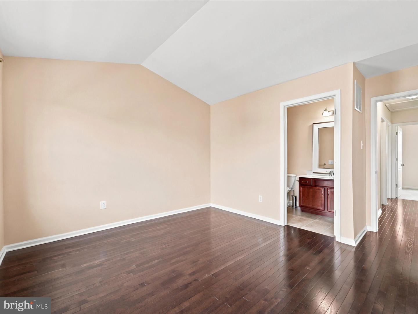145 Mercer Ct Property Photo 6