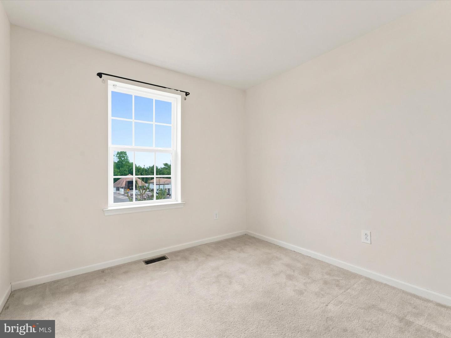 145 Mercer Ct Property Photo 24