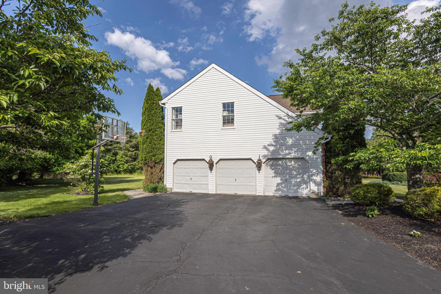 2062 Silverwood Dr Property Photo 49