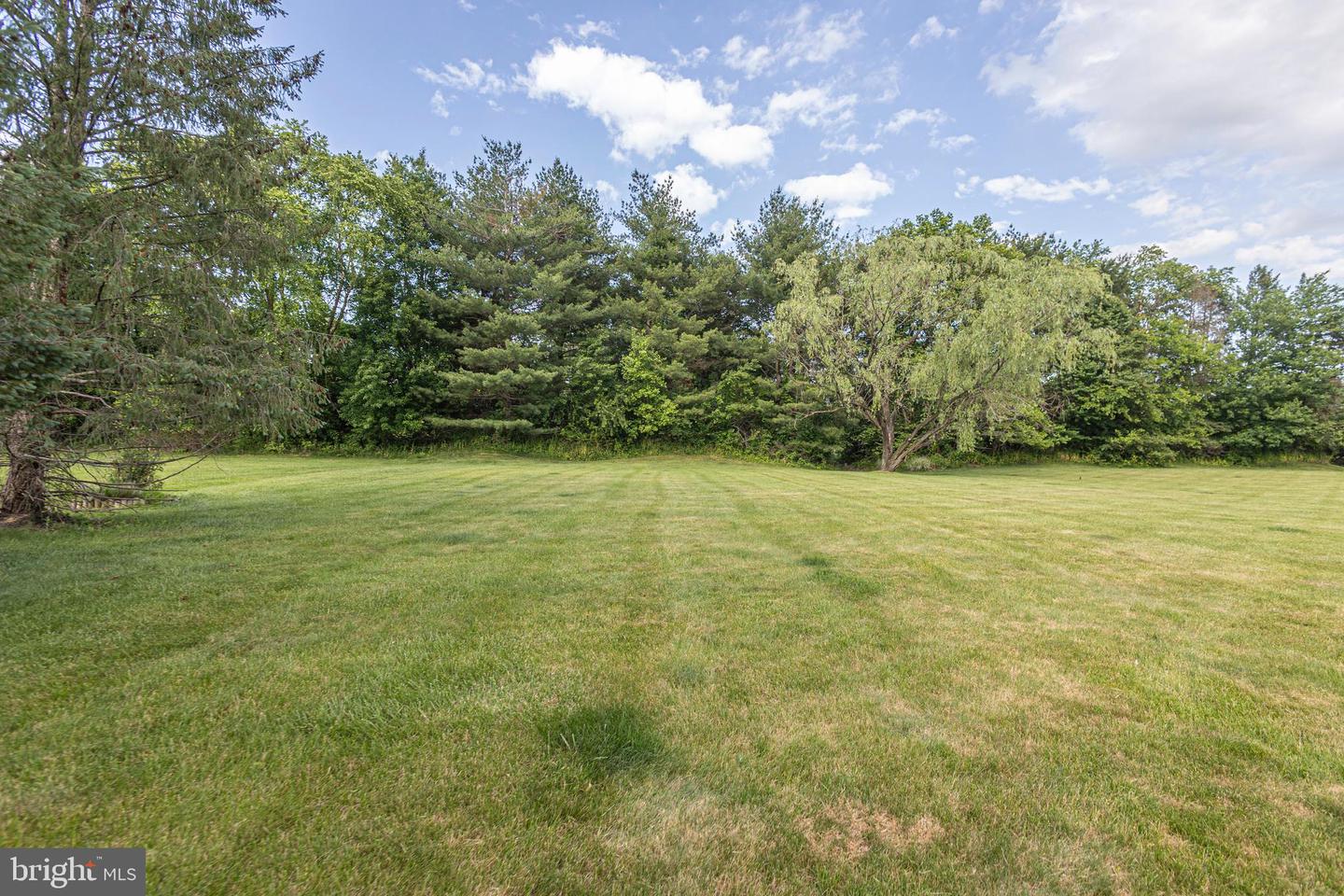 2062 Silverwood Dr Property Photo 59