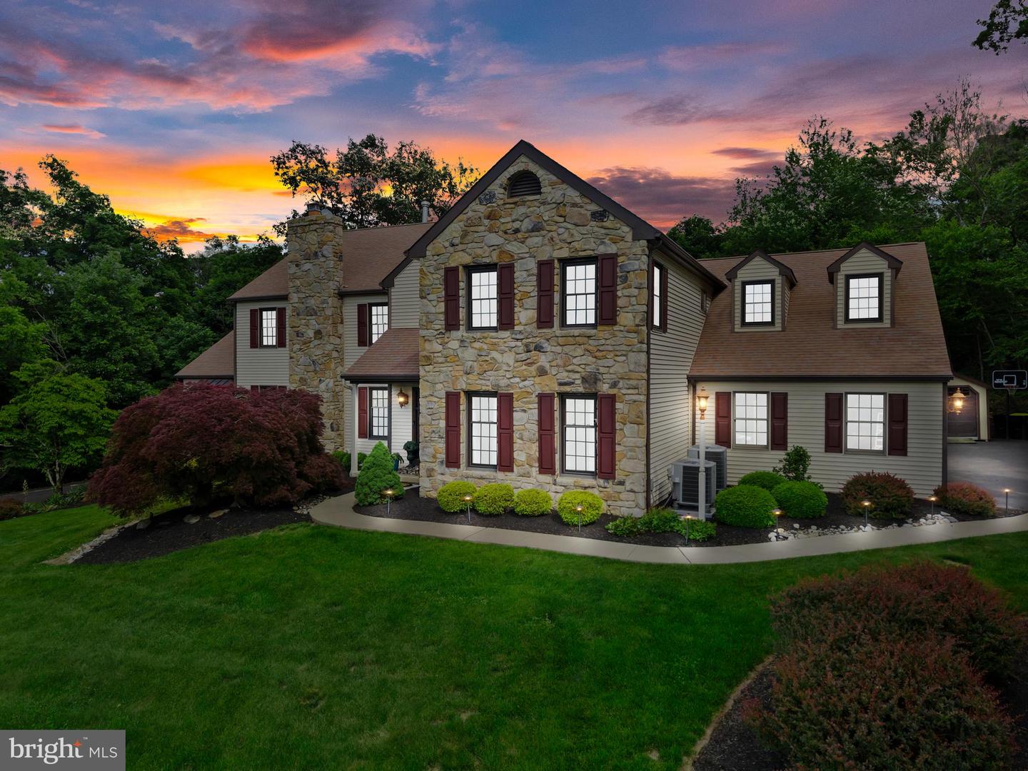 500 Deerfield Ln Property Photo 2