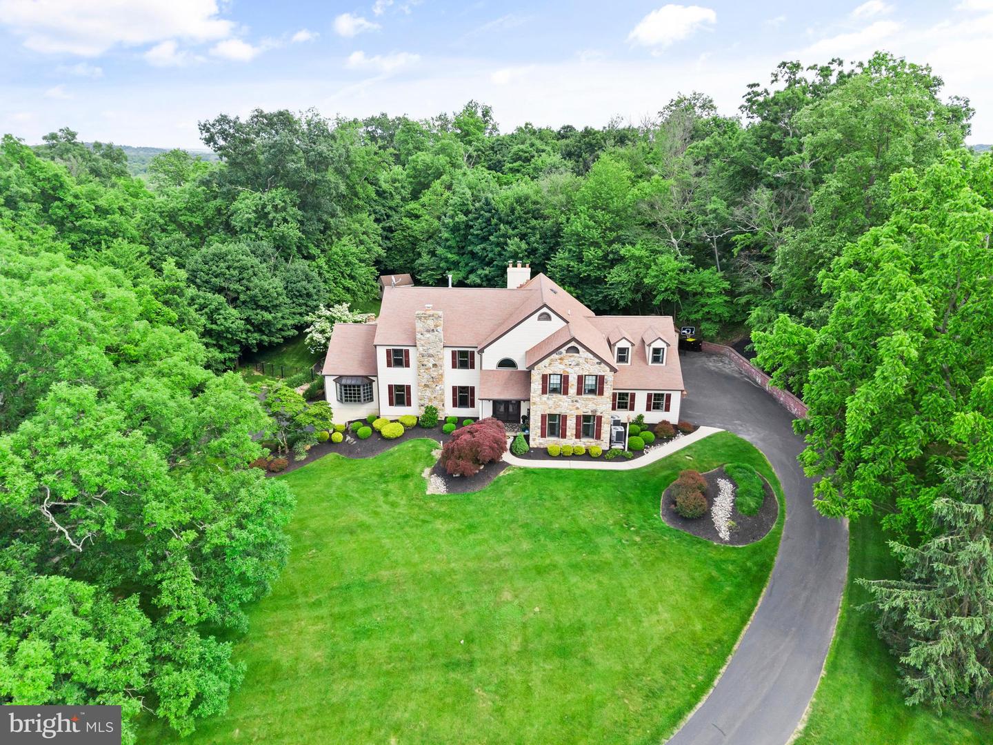 500 Deerfield Ln Property Photo 4