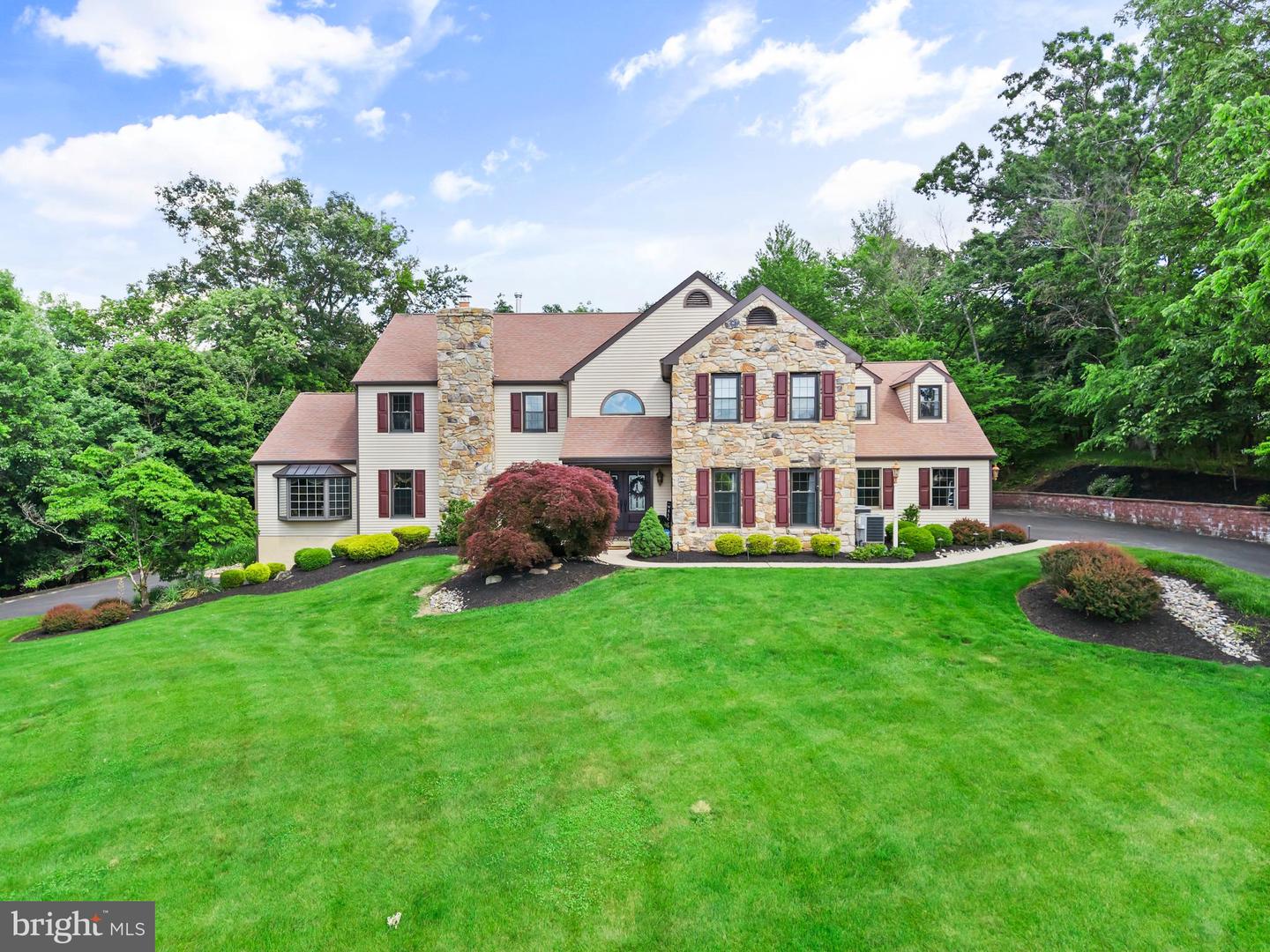 500 Deerfield Ln Property Photo 6