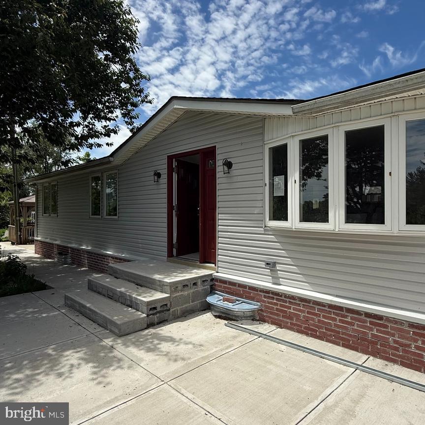 543 Old Street Rd Property Photo 1