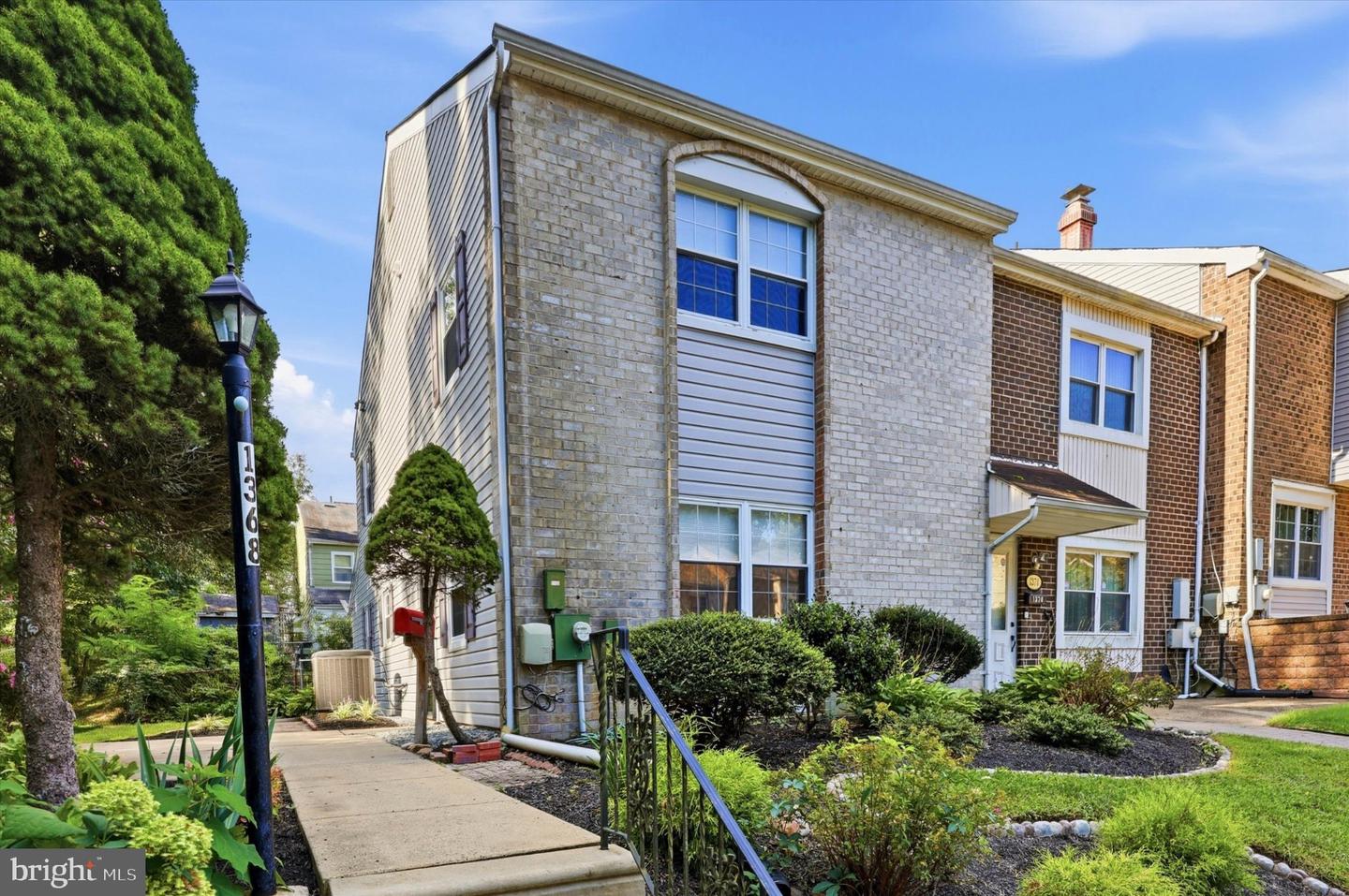 1368 Arundel Way Property Photo 1