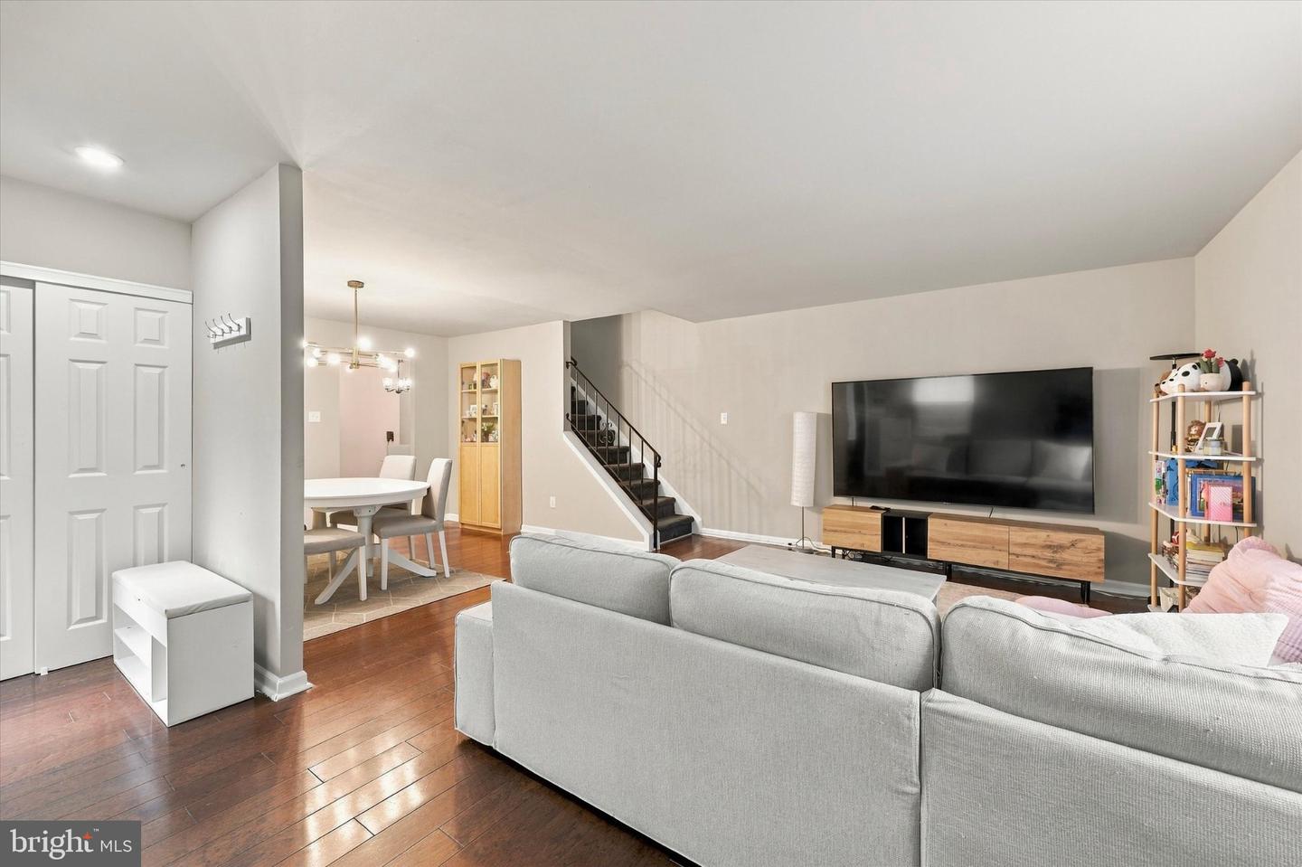 1368 Arundel Way Property Photo 3