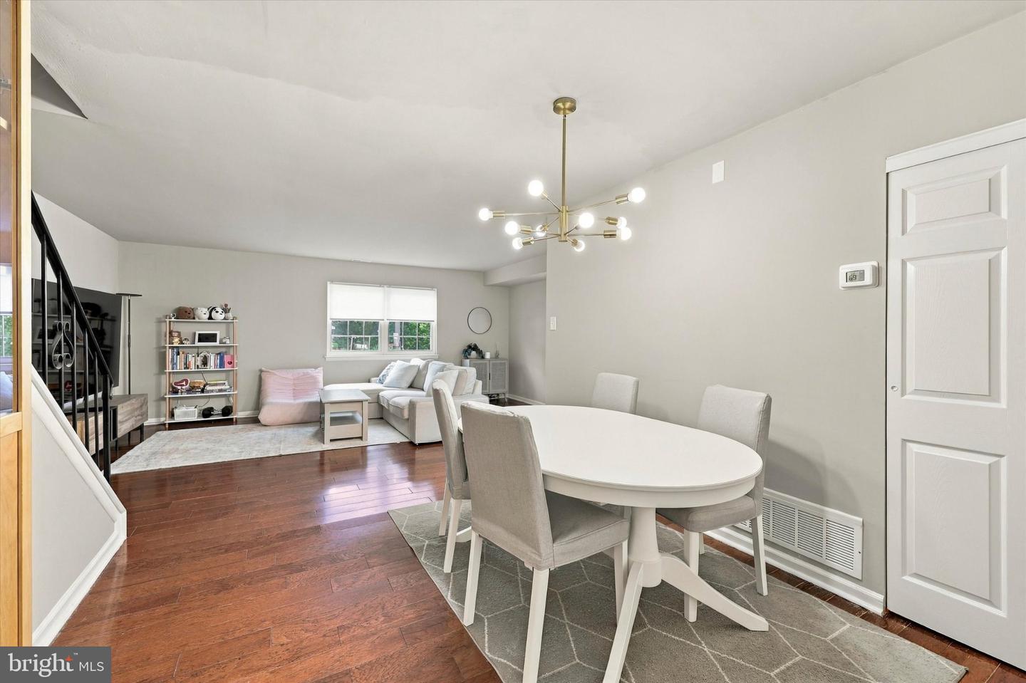 1368 Arundel Way Property Photo 7