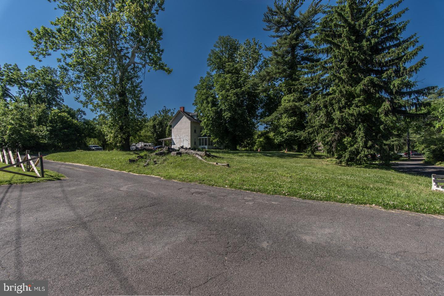 169 State Rd Property Photo 5