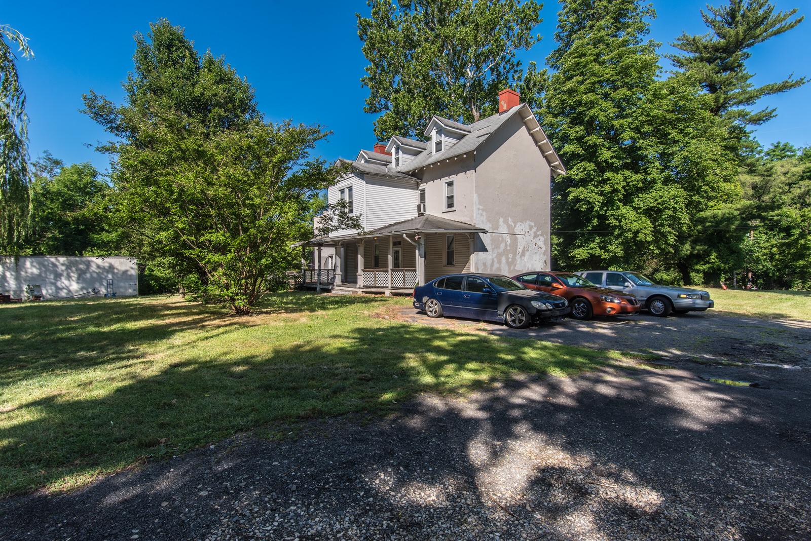 169 State Rd Property Photo 23