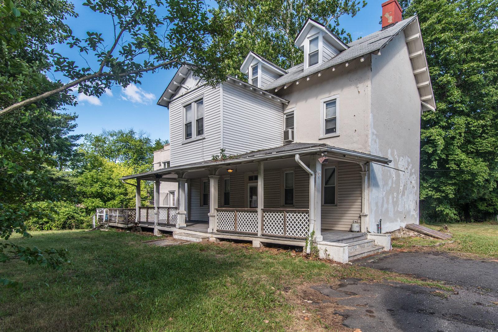 169 State Rd Property Photo 25