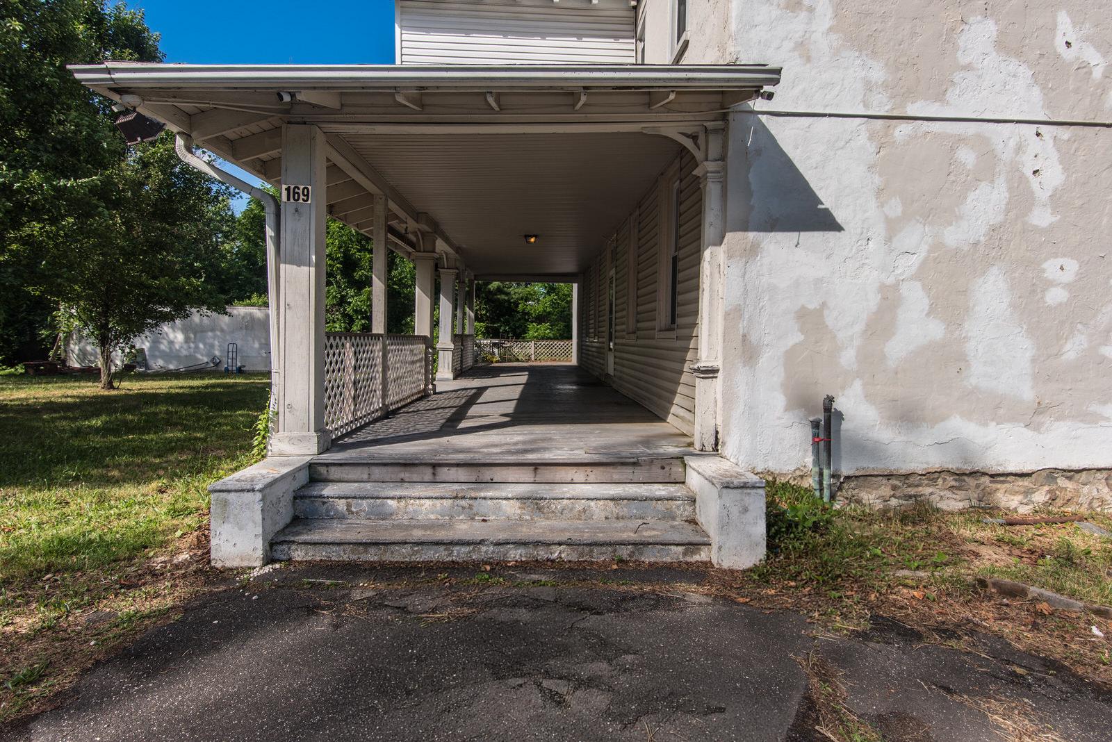 169 State Rd Property Photo 26