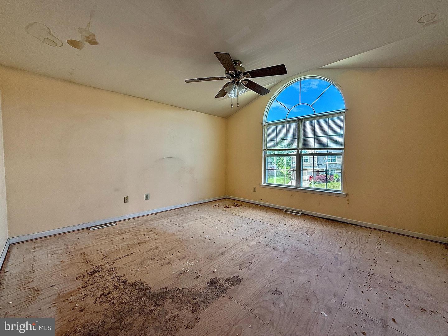 1129 School House Ln Property Photo 12