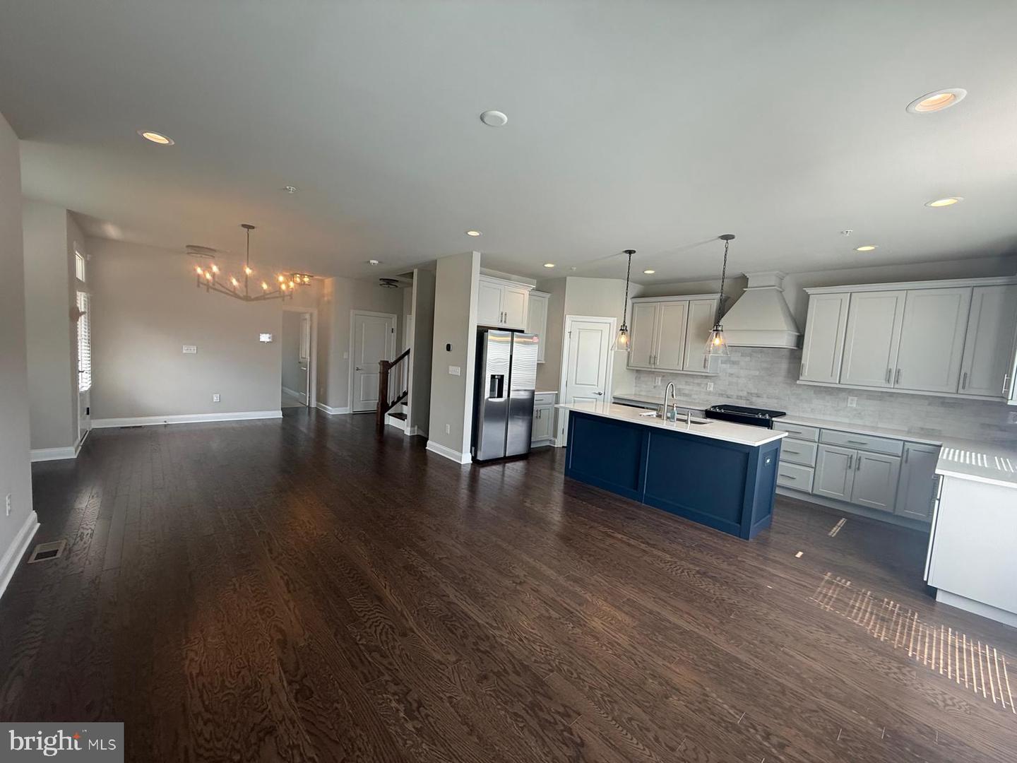 212 Foxhedge Rd Property Photo 2