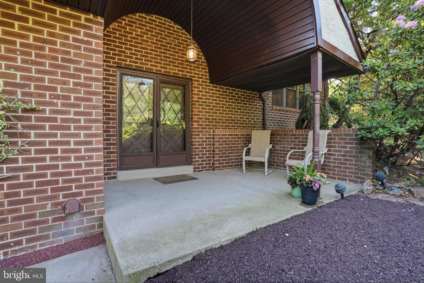718 Bridgeview Rd Property Photo 4