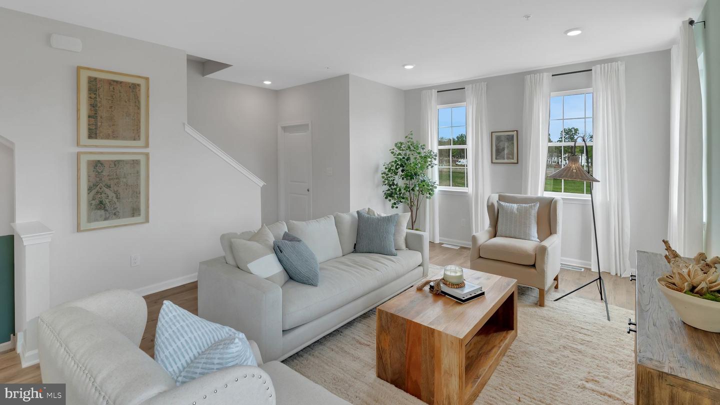 309 Lantern Court Property Photo 4