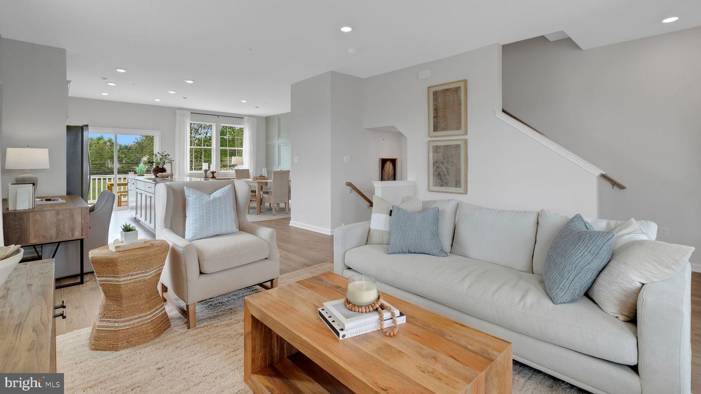 309 Lantern Court Property Photo 5