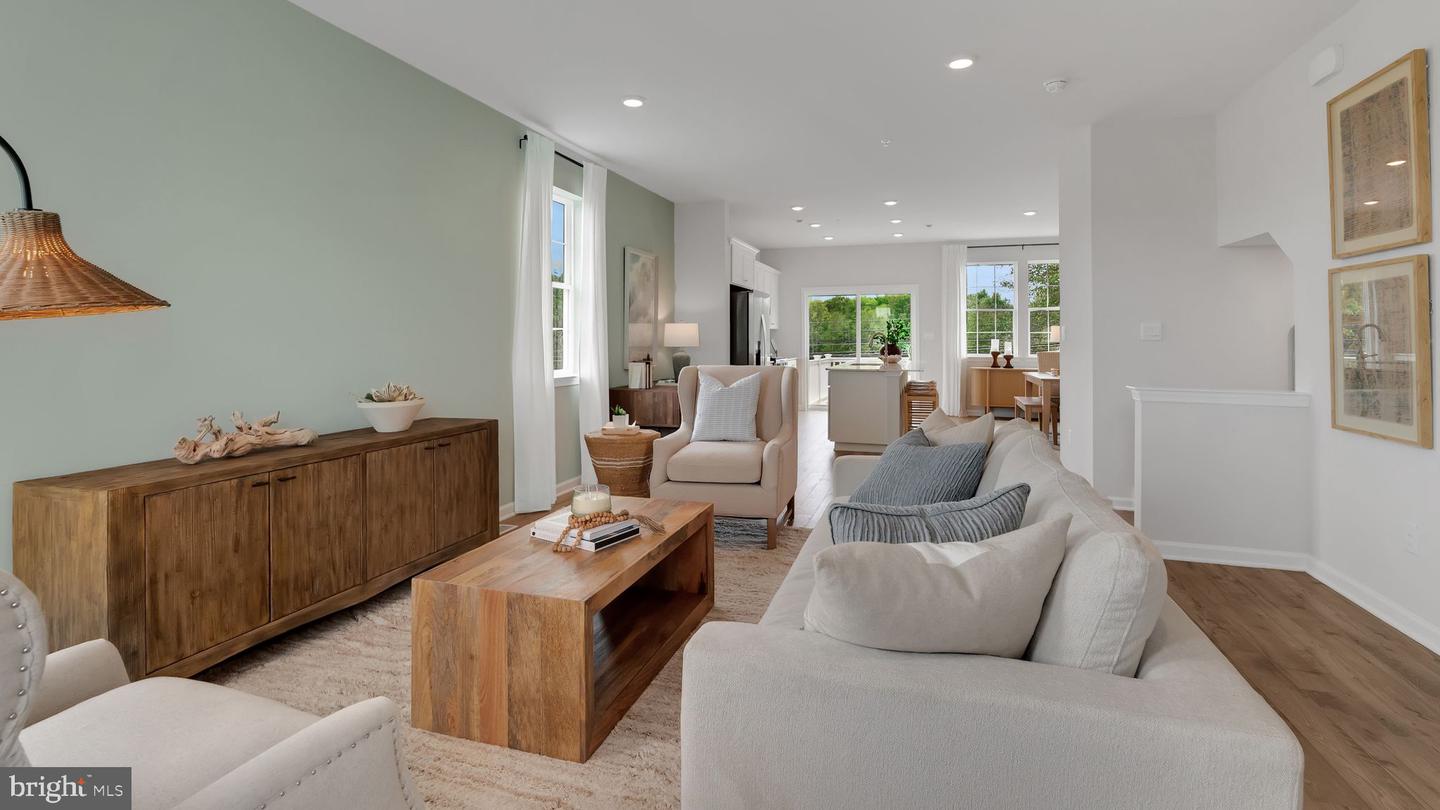 309 Lantern Court Property Photo 6