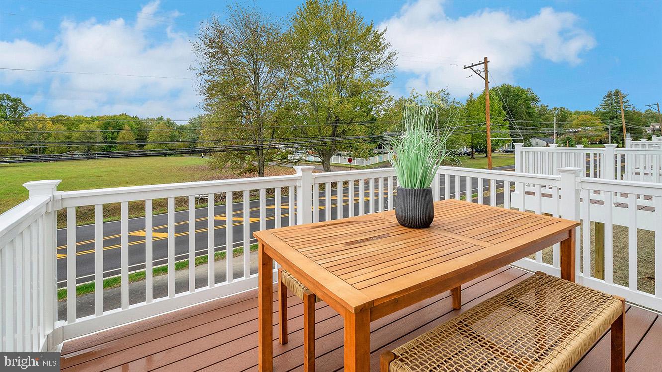 309 Lantern Court Property Photo 18