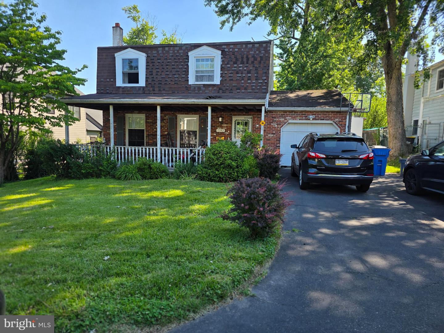 1143 TENNIS AVE Property Photo 1